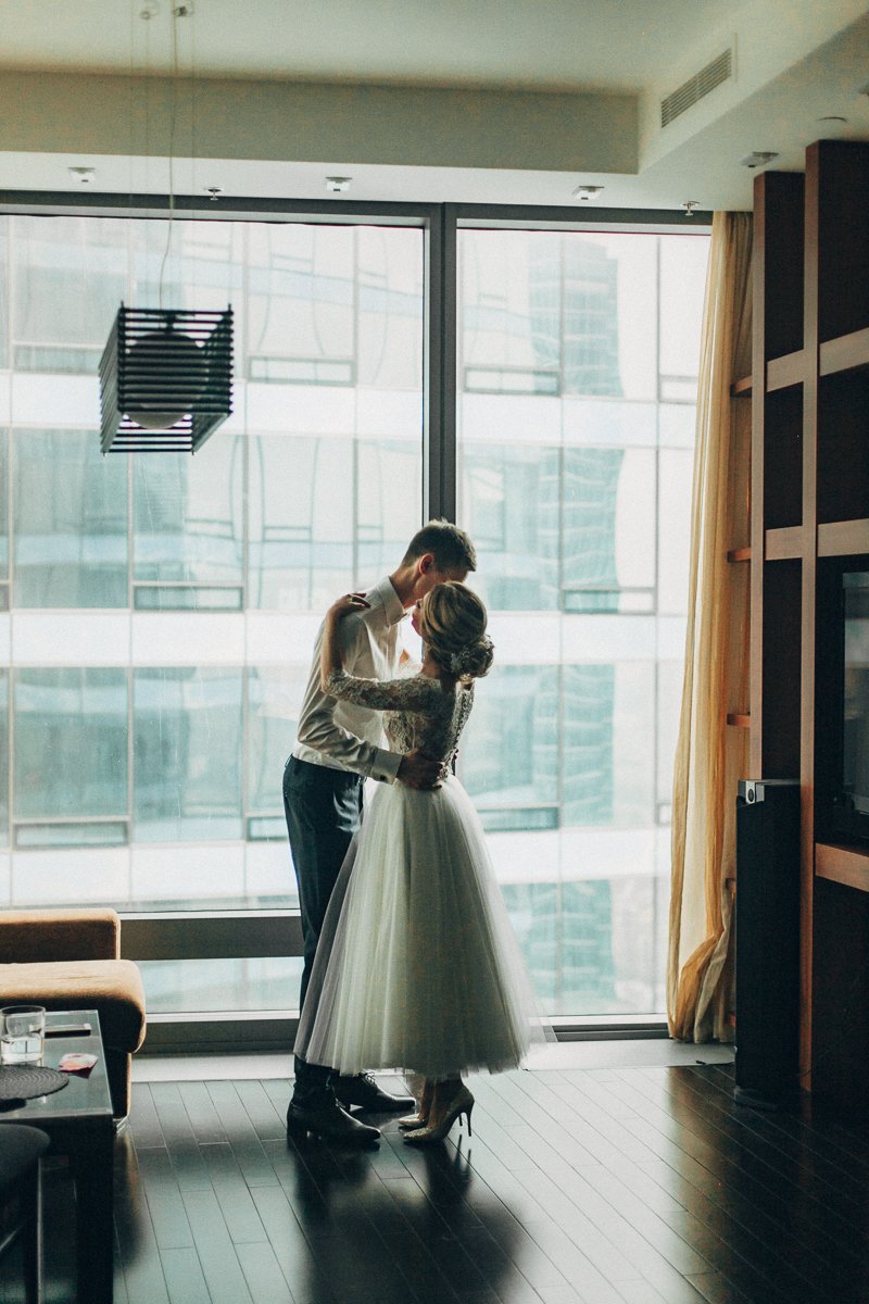 Счастливые молодожены&nbsp;WEDDING BAND : 