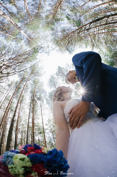 Счастливые молодожены&nbsp;WEDDING BAND : 