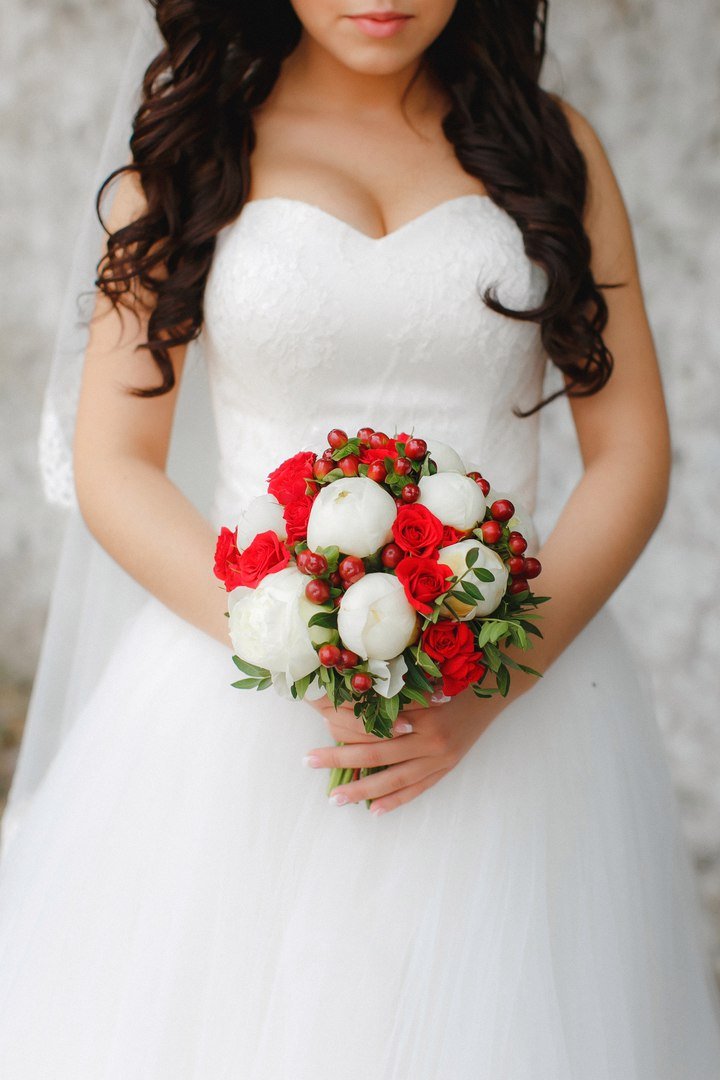 Счастливые молодожены&nbsp;WEDDING BAND : 